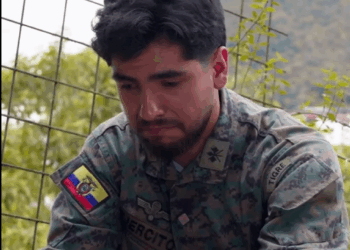 H2910008 Regresa de USA encontró su madre viviendo en la calle por confiar en una malα mujεr part2