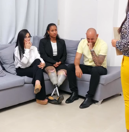 H3110002 Joven sin piernas fue una entrevista de trabajo sin saber que le tenían una trampa parte 2