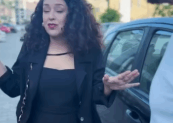 H1411004_Garotinho ganha presente inesperado por causa da sua boa atitude!_part2