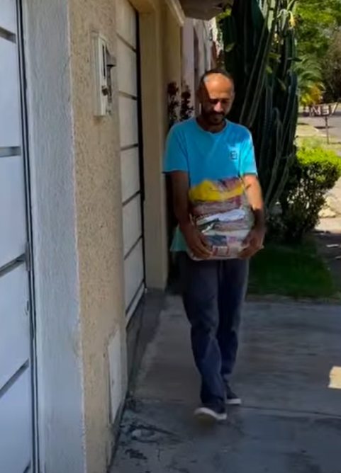 H1413003 Mãos que ajudam sempre são abençoadas parte 2