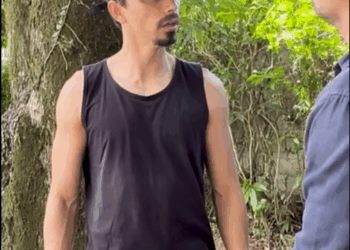 H1411010 Empresário da lição em jovem mal educado, para ele valorizar sua mãe part2