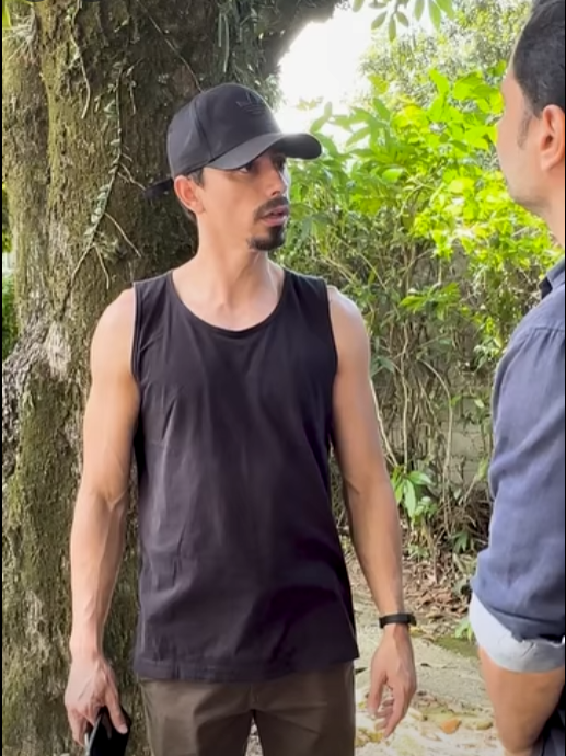 H1411010 Empresário da lição em jovem mal educado, para ele valorizar sua mãe part2