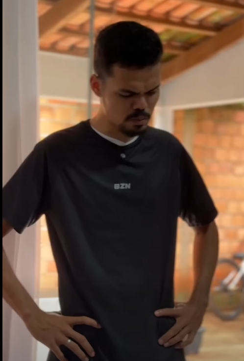 H1513007 Ele ganhou uma lição da funcionária part2