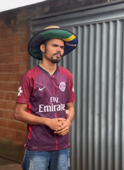 H1513008 Patroa recompensa funcionário part2