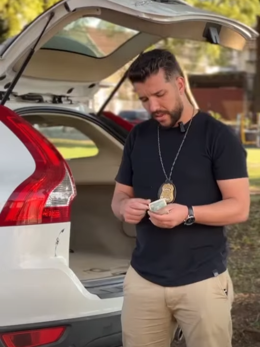 H1806006 Nunca mexa com filha da Comandante part2