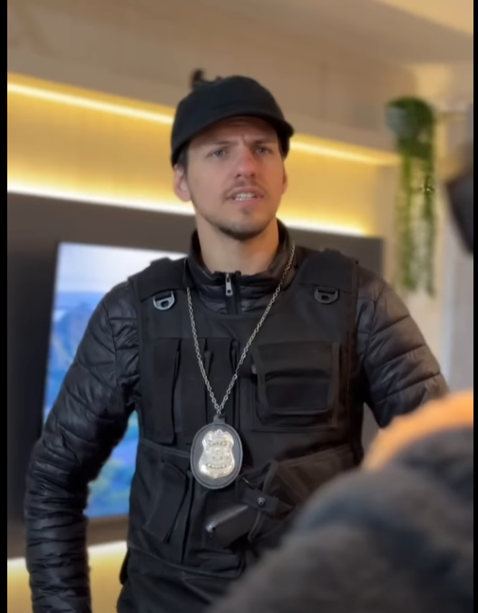 H1806008 Ela foi salva por seu irmão policial part2