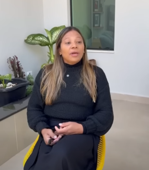 H1809002 Ela não quer saber da irmã por causa do tratamento da mãe parte 2