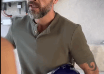 H1815003 Minha mãe me maltratou grávida só porque meu marido era pobre,mas mundou deu voltas parte 2