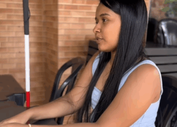 H1811006 Namorada pensou que estavam flertando com seu namorado teve uma grande surpresa part2