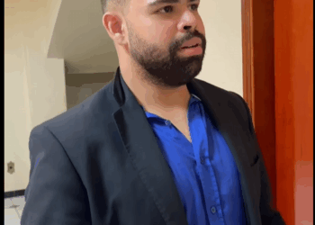 H1811007 Mãe solteira se transforma em modelo famosa nega sua própria filha part2