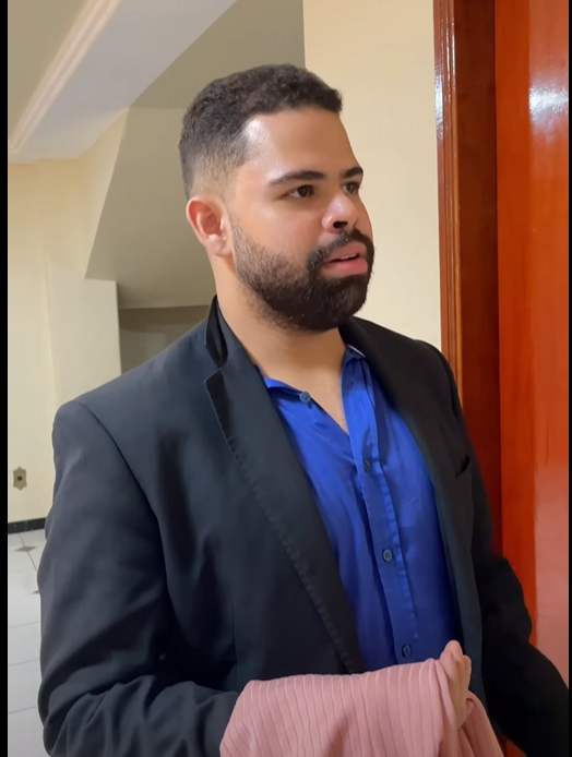 H1811007 Mãe solteira se transforma em modelo famosa nega sua própria filha part2