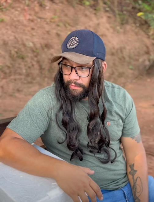 H1811008 Fugitivo entrega seu bebê uma estranha para salvar sua vida part2