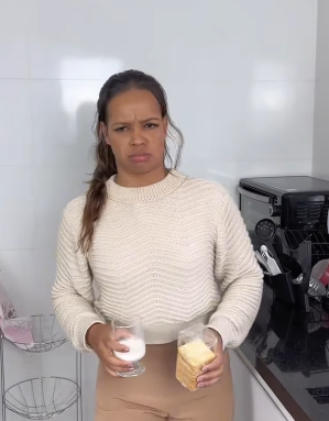 H2215003 Ela não sabia que estava ajudando um anj part2