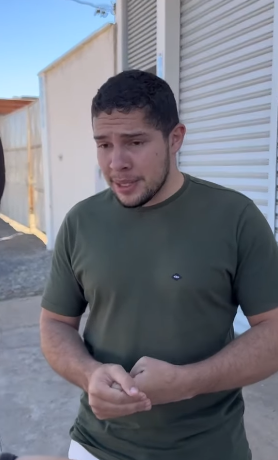 H2215007 Patroa arrogante aprende uma grande lição part2