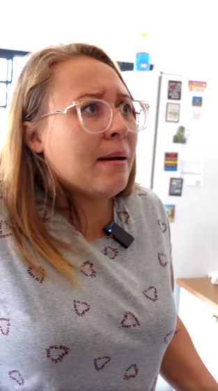 H2301009 Empregada feita de boba pela patroa mas patrão viu tudo part2