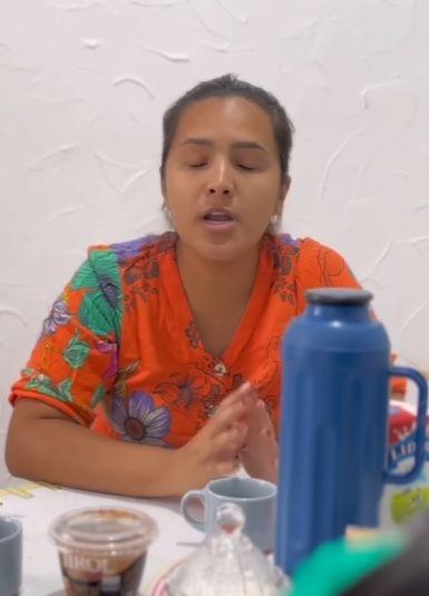 H2406013 Foi grosso com esposa na frente da amiga, mas não esperava por isso part2