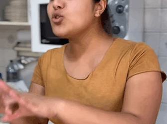 H2508005 Você não vai acreditar no que essa mulher encontrou ao chegar em casa!