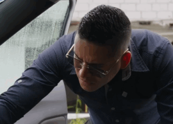 H2610003 Nana salvó su patrón de quedarse en la calle part2