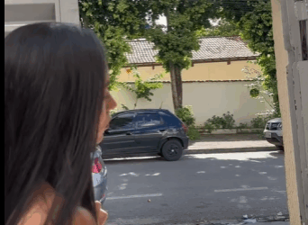 H2511001 Mães de família Freira julgaram essa mulher por chegar vestida dessa forma para deixar filha na escola part2