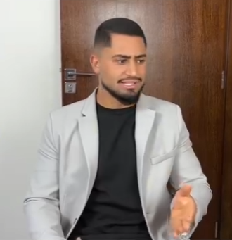 H2615001 Eles julgaram essa mulher na entrevista de emprego sem imaginar quem ela era part2