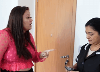 H2701004 Patroa quebra celular de empregada por motivo banal part2