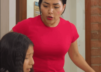 H2710002 Descubre su cuñada tratando de sirviεntα su hija para ella su amαntε part2