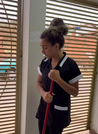 H2711001 Patrão pega Funcionária Humilh4ndo outra part2