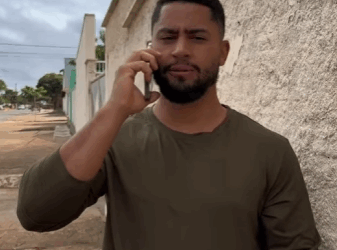 H2815001 Ele foi desprezado na entrevista de Emprego por causa do seu currículo feito mão part2