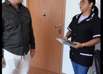 H2901009 Patrão folgado pede pra empregada posar na casa part2