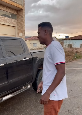 H2911002 Nunca devemos julgar as pessoas pela aparencia part2