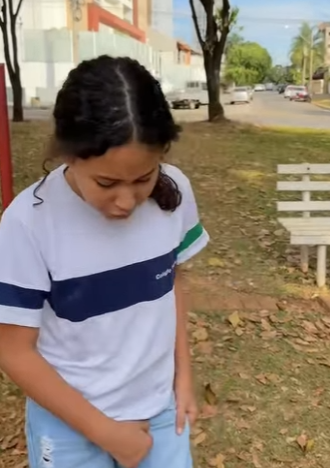 H1303010 Menina zomba de colega seu pai repreende da forma correta! part2