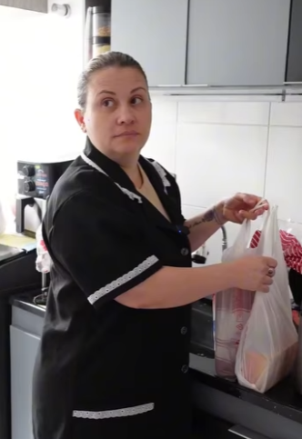 H0501007 Empregada roub4va patroa na hora do mercado part2