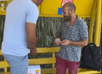 H1413002 Ele preferiu ajudar vendedor de paçocas que esposa! part2