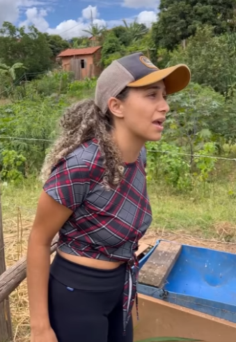 H1511005 Ela reencontrou ex namorado depois de muito tempo, ela só nunca imaginou que iria reagir part2