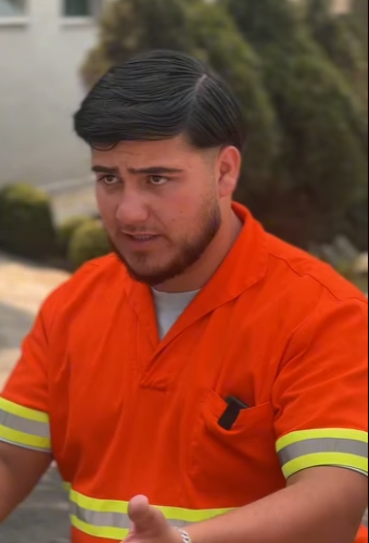 H1512003 Humilhei esse senhor sem imaginar que ele era pai da minha chefe olha como ela reagiu