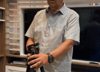 H1612003 Ele tirou fotos dessa jovem dentro do banheiro não esperava que ela fosse fazer isso part2