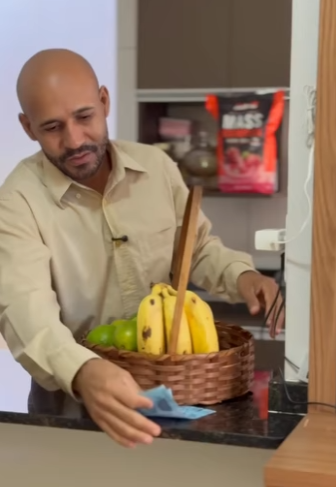 H1613001 Mesmo sem ter remédio da mãe dela ela foi honesta! part2