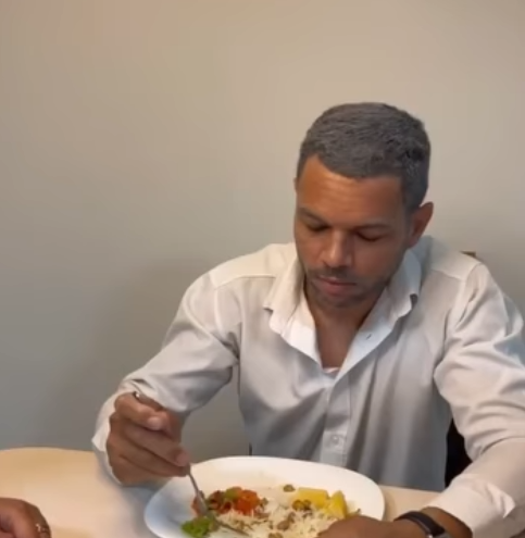 H1705005 Jovem delivery descobre que seu pai tem outra família escondida part2