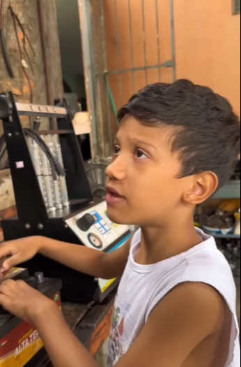 H1711002 Pai educa seu filho da melhor forma, Mas Não Esperava por Isso! part2