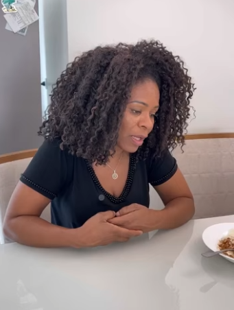 H1816010 Se somos todos iguais por que você tão diferente dos outros part2