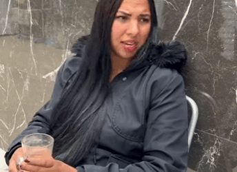 H1815003 Quer mais uma filha do que outra, porque ainda ama pai dela parte 2