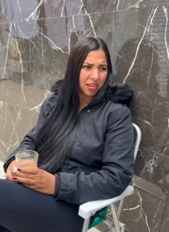 H1815003 Quer mais uma filha do que outra, porque ainda ama pai dela parte 2