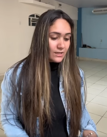 H1811004 Suas próprias colegas de infância tornaram sua vida impossível nas ruas, elas só não esperavam que part2