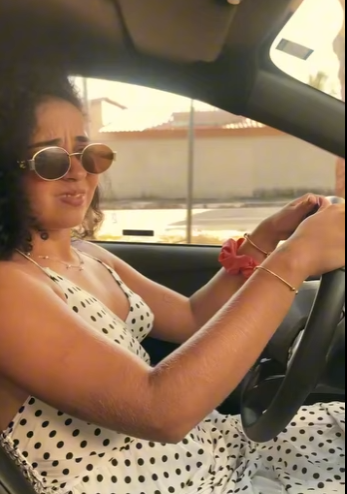 H1908005 Trocou vestido salvou sua vida part2