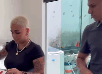 H2103002 Ela fez tacos em casa sem imaginar chegou uma visita deu lhe isto part2