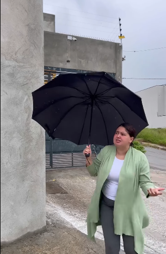 H2203007 Mudaram se para um terreno vazio, construíram casas sem imaginar que sua dona voltaria part2