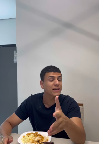 H2203010 Ele ainda come macarrão dá pão água ao filho da esposa part2