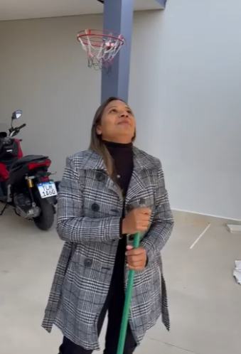 H2215005 Fingia se de doente para despertar pena part2