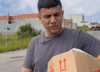 H2403004 Dando brinquedos para afilhados com condição de não usar, aconteceu isso part2