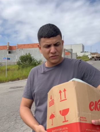 H2403004 Dando brinquedos para afilhados com condição de não usar, aconteceu isso part2